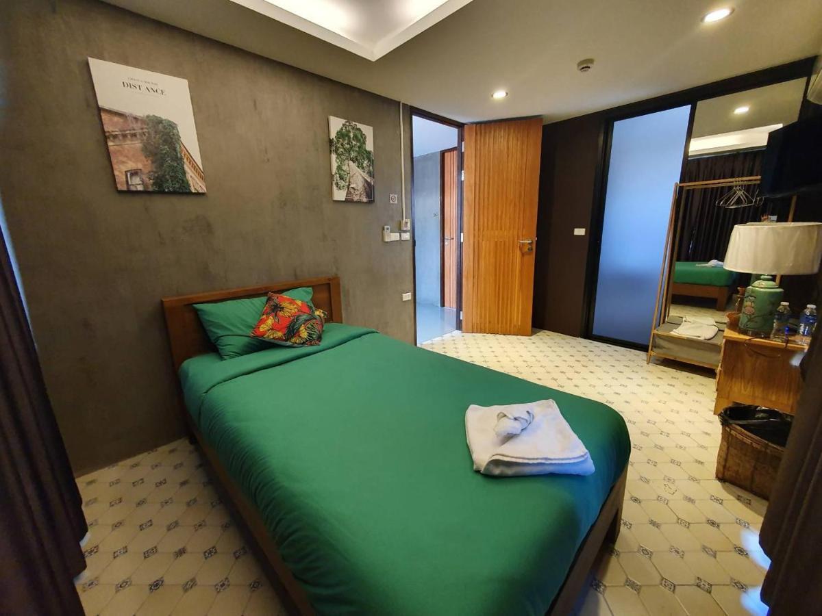Baan Wualamphong บ้านวัวลำพอง Bangkok Esterno foto