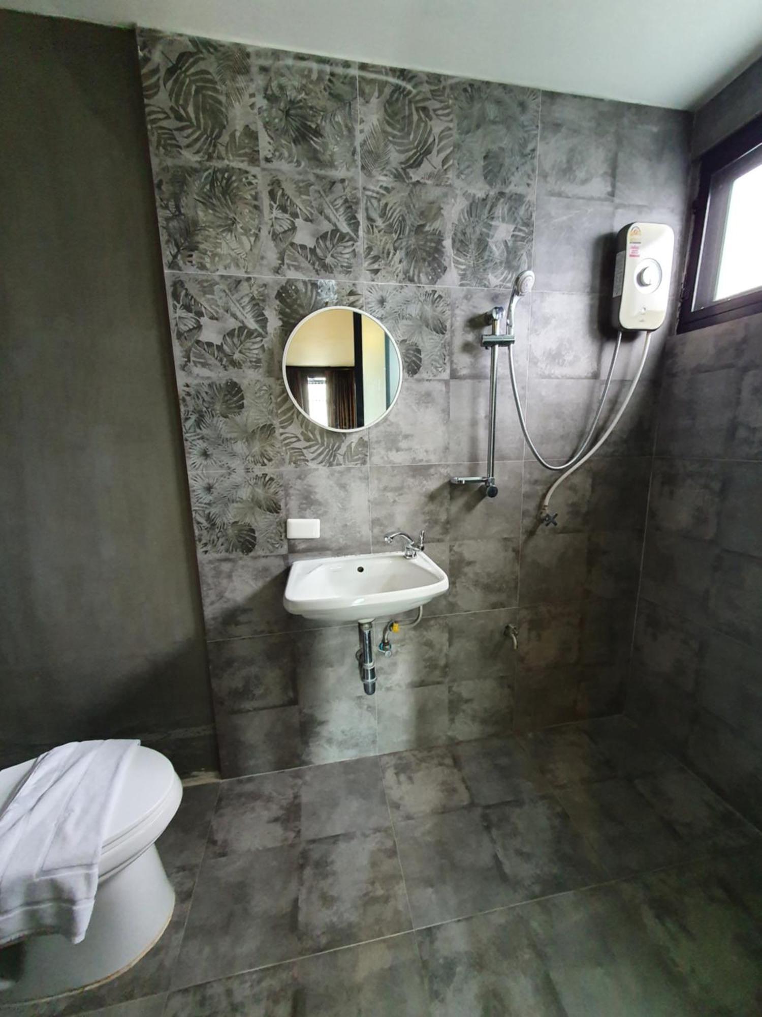 Baan Wualamphong บ้านวัวลำพอง Bangkok Esterno foto